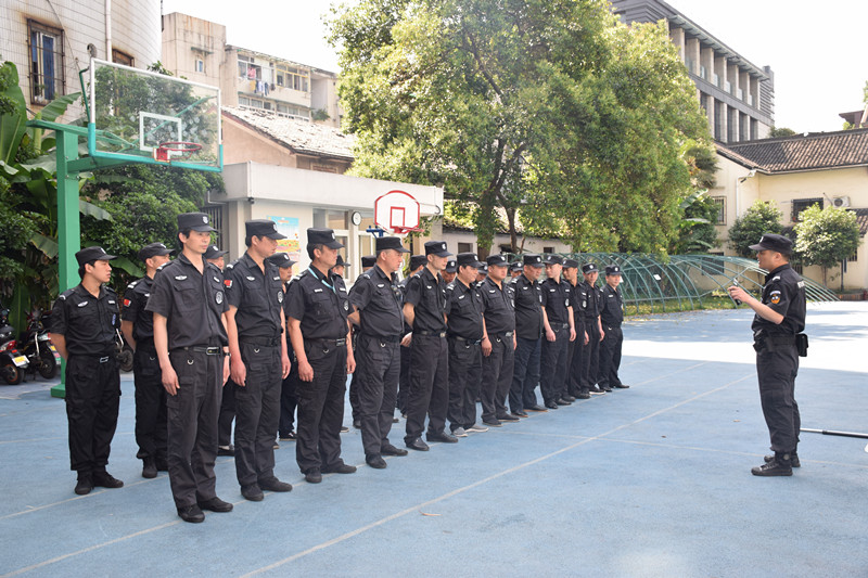 杭州上城区保安服务有限公司 加强保安人员培训 筑牢校园安全防线